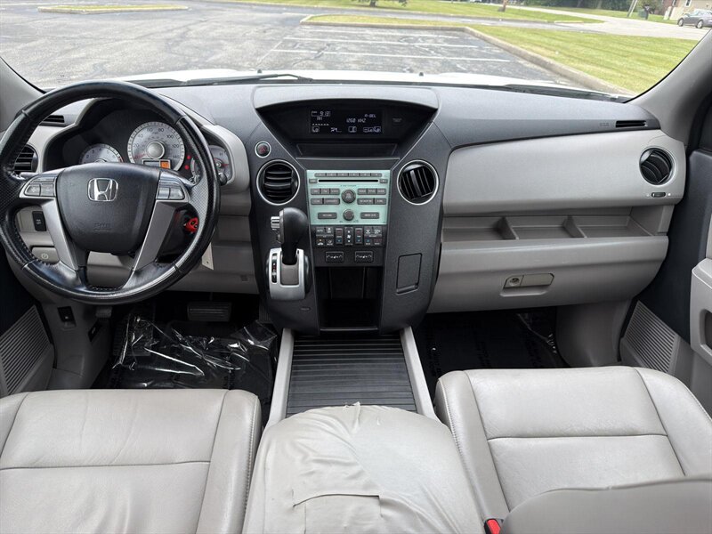 2010 Honda Pilot EX-L - Photo 8 - Indianapolis, IN 46234