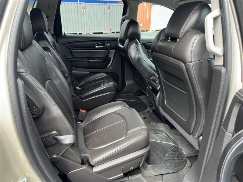 2015 Chevrolet Traverse 2LT 2LT - Photo 16 - Indianapolis, IN 46234