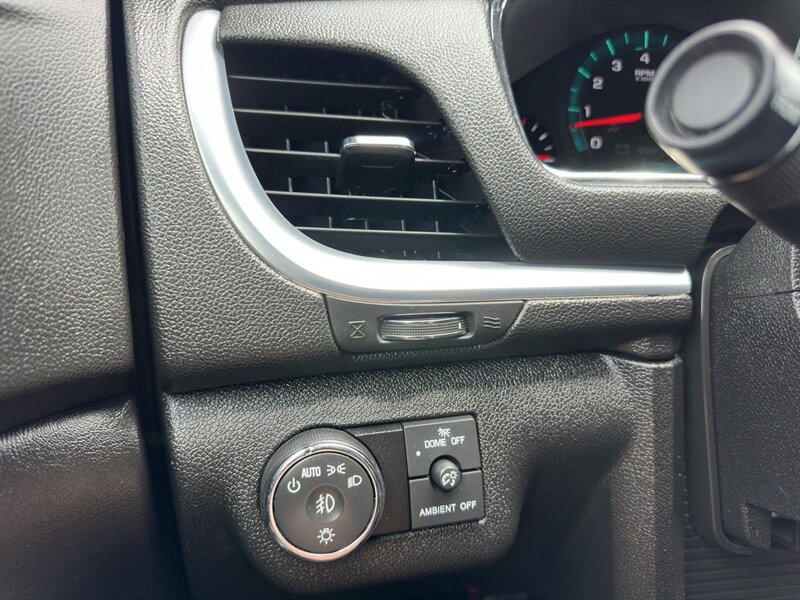 2015 Chevrolet Traverse 2LT 2LT - Photo 20 - Indianapolis, IN 46234