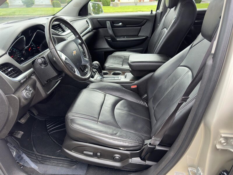 2015 Chevrolet Traverse 2LT 2LT - Photo 11 - Indianapolis, IN 46234
