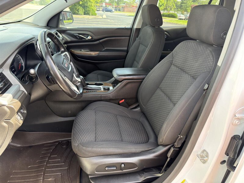 2019 GMC Acadia SLE-2 - Photo 10 - Indianapolis, IN 46234