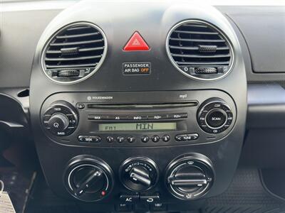 2010 Volkswagen Beetle   - Photo 15 - Indianapolis, IN 46234