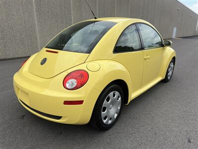 2010 Volkswagen Beetle   - Photo 4 - Indianapolis, IN 46234