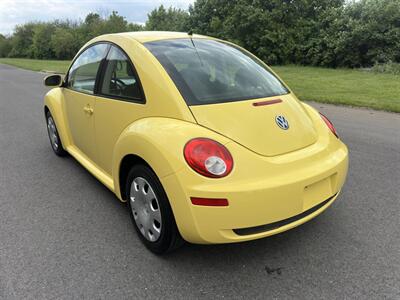 2010 Volkswagen Beetle   - Photo 6 - Indianapolis, IN 46234