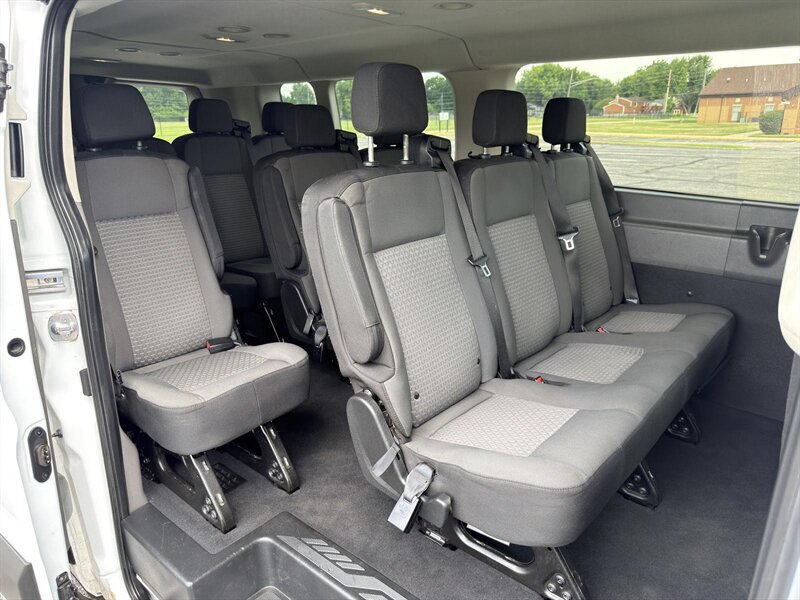 2022 Ford Transit 350 XL - Photo 12 - Indianapolis, IN 46234