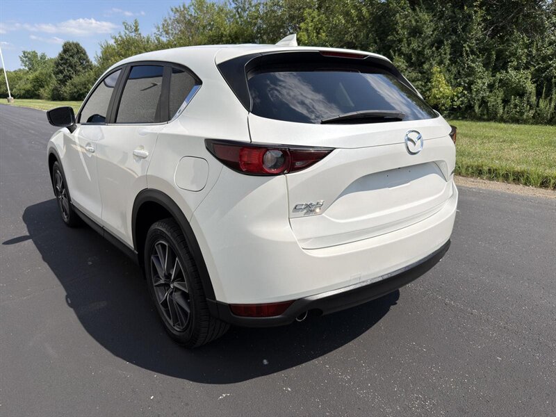 2018 Mazda CX-5 Touring - Photo 6 - Indianapolis, IN 46234