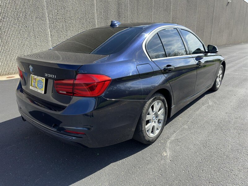 2017 BMW 330i - Photo 4 - Indianapolis, IN 46234