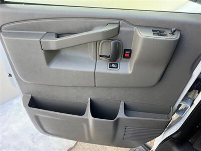 2020 Chevrolet Express LT Passenger - Photo 20 - Indianapolis, IN 46234