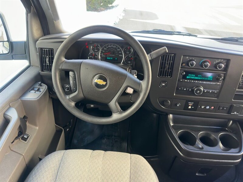 2020 Chevrolet Express LT Passenger - Photo 7 - Indianapolis, IN 46234