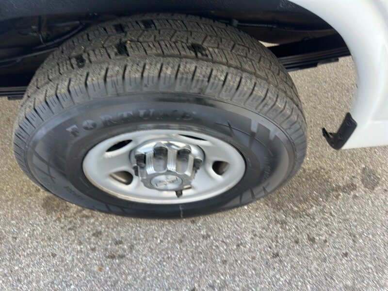 2020 Chevrolet Express LT Passenger - Photo 24 - Indianapolis, IN 46234