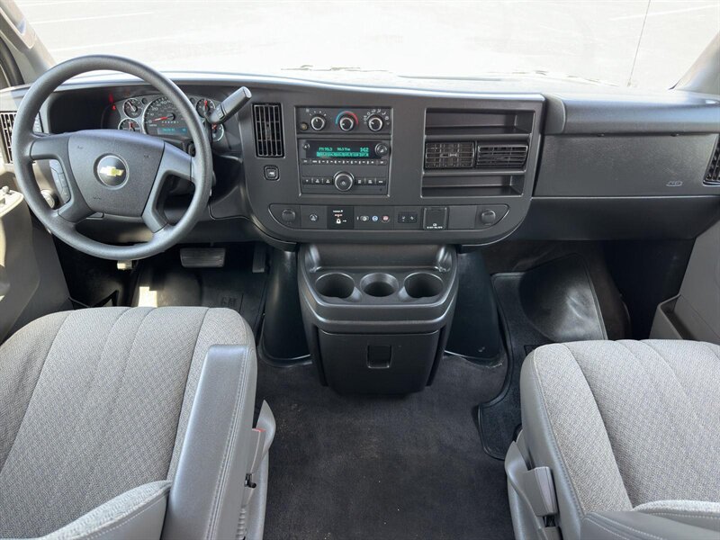 2020 Chevrolet Express LT Passenger - Photo 8 - Indianapolis, IN 46234