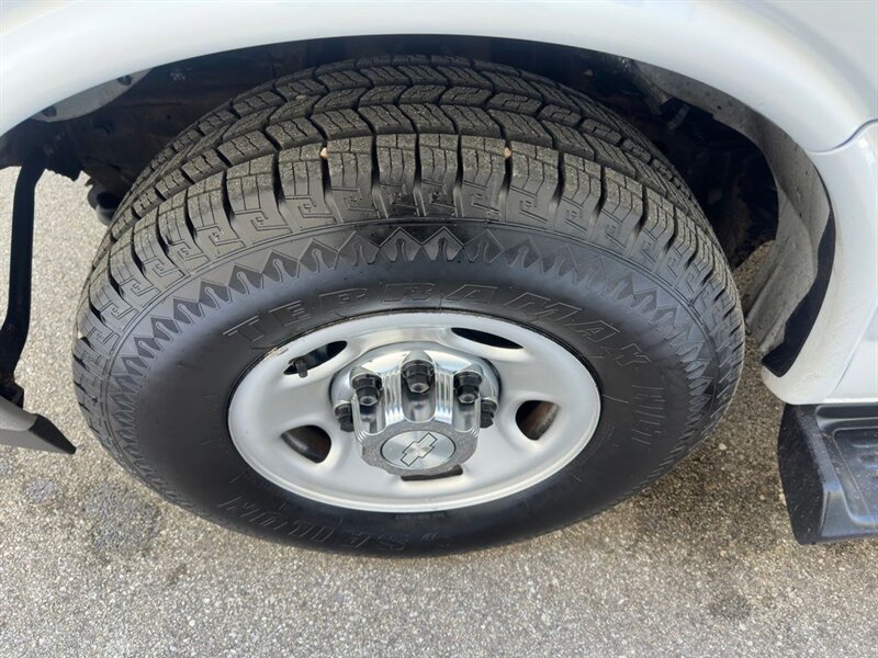 2020 Chevrolet Express LT Passenger - Photo 23 - Indianapolis, IN 46234