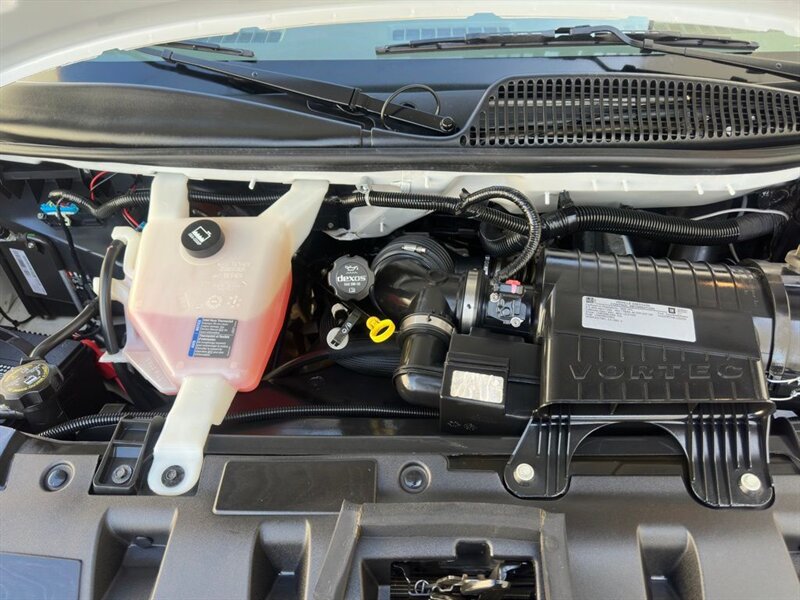 2020 Chevrolet Express LT Passenger - Photo 21 - Indianapolis, IN 46234