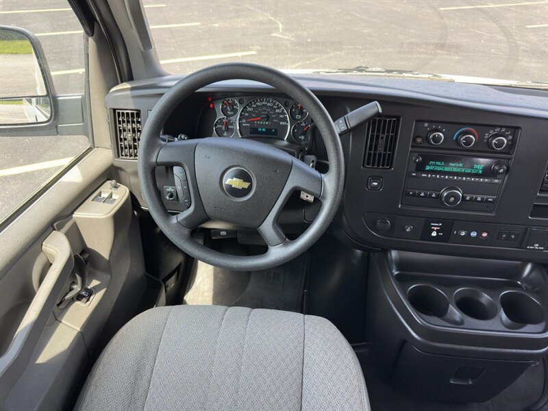 2020 Chevrolet Express LT Passenger - Photo 7 - Indianapolis, IN 46234