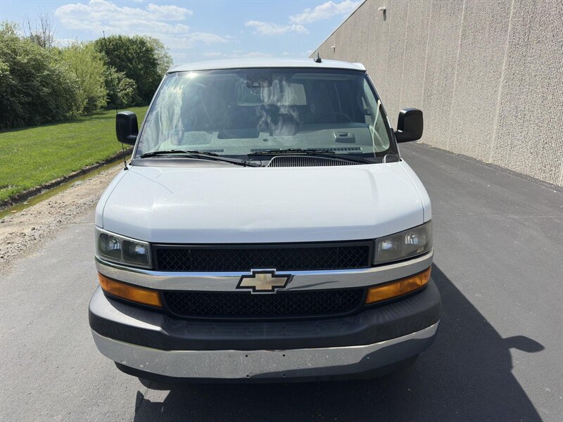 2020 Chevrolet Express LT Passenger - Photo 2 - Indianapolis, IN 46234