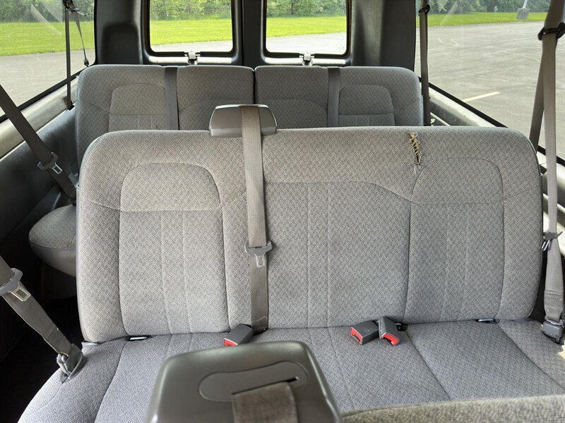 2020 Chevrolet Express LT Passenger - Photo 15 - Indianapolis, IN 46234
