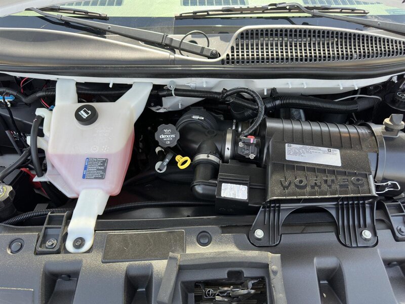 2020 Chevrolet Express LT Passenger - Photo 27 - Indianapolis, IN 46234