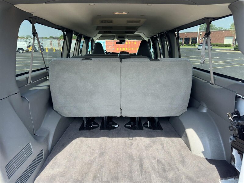2020 Chevrolet Express LT Passenger - Photo 12 - Indianapolis, IN 46234