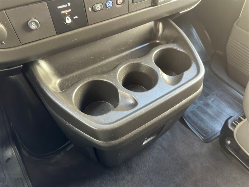 2020 Chevrolet Express LT Passenger - Photo 19 - Indianapolis, IN 46234