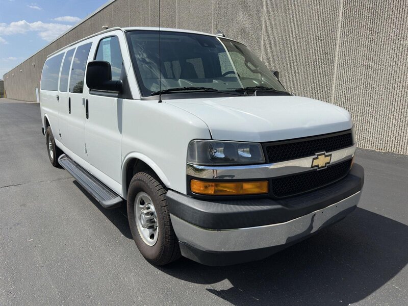 2020 Chevrolet Express LT Passenger - Photo 3 - Indianapolis, IN 46234
