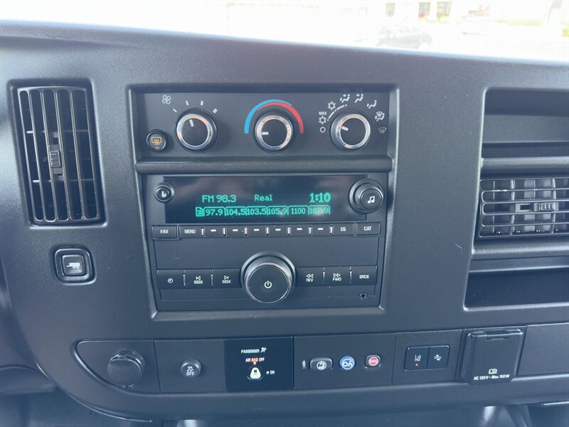 2020 Chevrolet Express LT Passenger - Photo 24 - Indianapolis, IN 46234