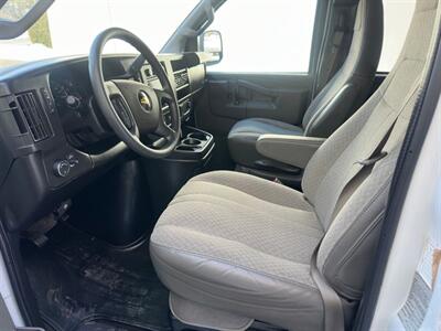2020 Chevrolet Express LT Passenger - Photo 10 - Indianapolis, IN 46234