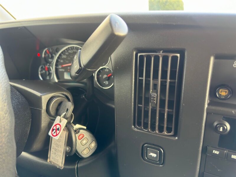 2020 Chevrolet Express LT Passenger - Photo 16 - Indianapolis, IN 46234