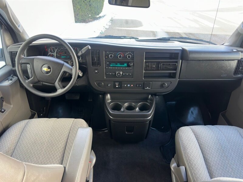 2020 Chevrolet Express LT Passenger - Photo 8 - Indianapolis, IN 46234