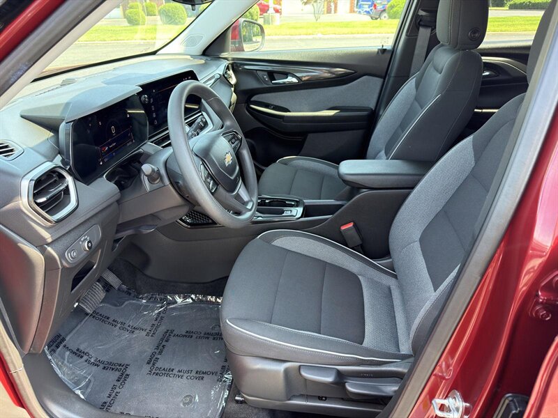 2025 Chevrolet Trailblazer LT - Photo 10 - Indianapolis, IN 46234