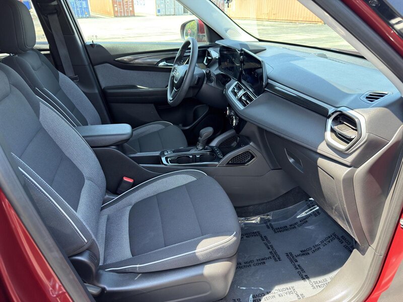 2025 Chevrolet Trailblazer LT - Photo 14 - Indianapolis, IN 46234