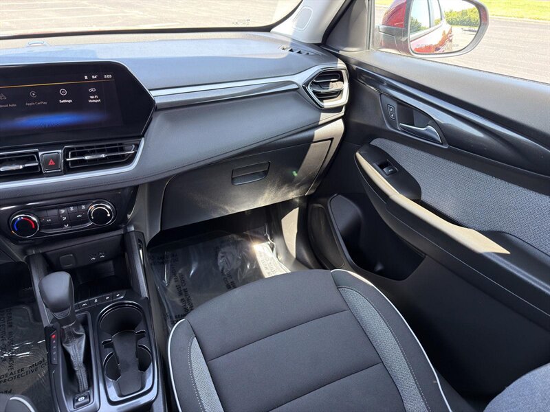 2025 Chevrolet Trailblazer LT - Photo 9 - Indianapolis, IN 46234