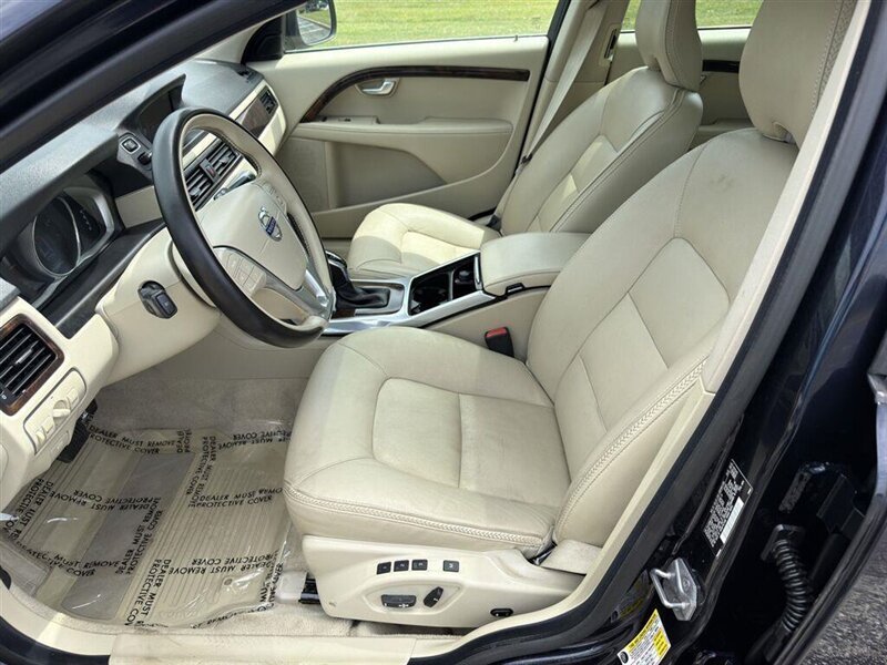 2016 Volvo XC70 T5 Drive-E Premier - Photo 10 - Indianapolis, IN 46234