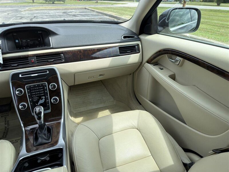 2016 Volvo XC70 T5 Drive-E Premier - Photo 9 - Indianapolis, IN 46234