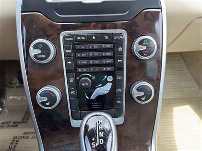 2016 Volvo XC70 T5 Drive-E Premier - Photo 23 - Indianapolis, IN 46234