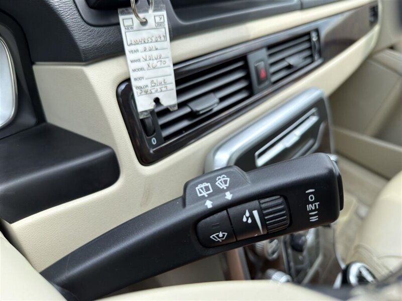 2016 Volvo XC70 T5 Drive-E Premier - Photo 16 - Indianapolis, IN 46234