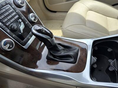 2016 Volvo XC70 T5 Drive-E Premier - Photo 24 - Indianapolis, IN 46234