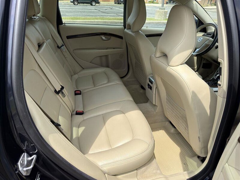 2016 Volvo XC70 T5 Drive-E Premier - Photo 12 - Indianapolis, IN 46234