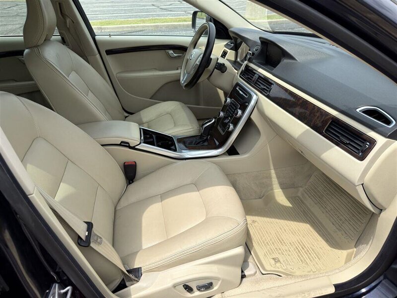 2016 Volvo XC70 T5 Drive-E Premier - Photo 32 - Indianapolis, IN 46234