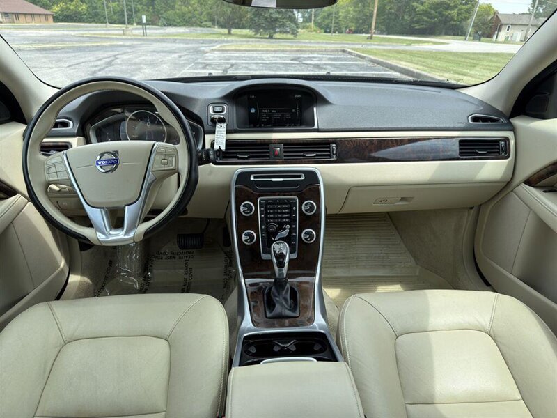 2016 Volvo XC70 T5 Drive-E Premier - Photo 8 - Indianapolis, IN 46234