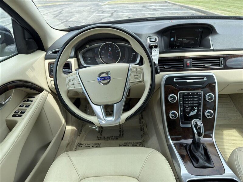 2016 Volvo XC70 T5 Drive-E Premier - Photo 7 - Indianapolis, IN 46234
