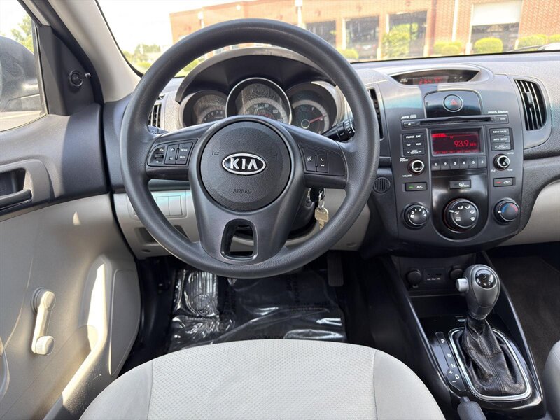 2012 Kia Forte LX - Photo 8 - Indianapolis, IN 46234