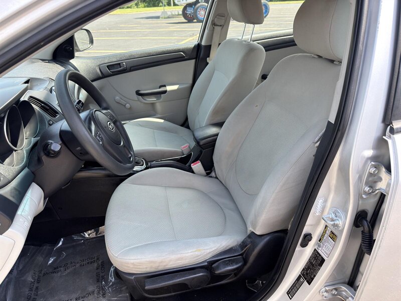 2012 Kia Forte LX - Photo 10 - Indianapolis, IN 46234