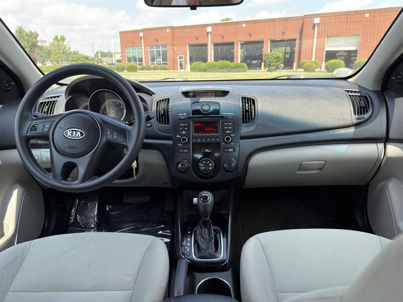2012 Kia Forte LX - Photo 7 - Indianapolis, IN 46234