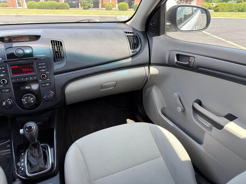 2012 Kia Forte LX - Photo 9 - Indianapolis, IN 46234