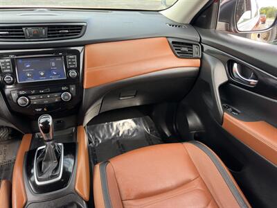 2017 Nissan Rogue SL   - Photo 8 - Indianapolis, IN 46234
