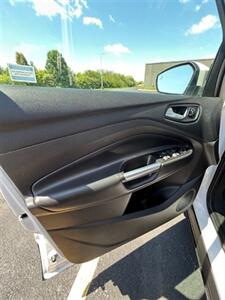 2017 Ford Escape Titanium   - Photo 11 - Indianapolis, IN 46234