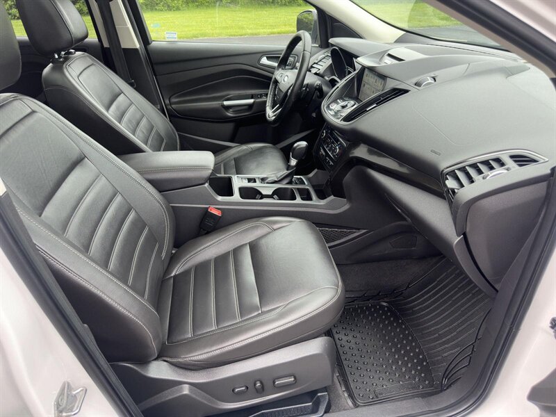 2017 Ford Escape Titanium - Photo 14 - Indianapolis, IN 46234