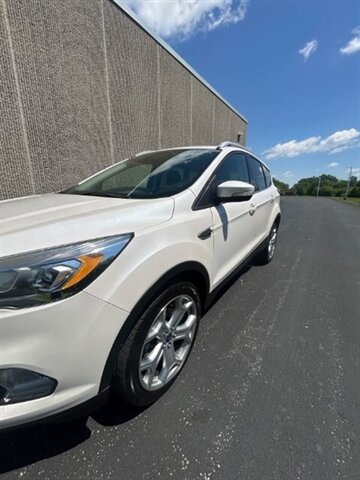 2017 Ford Escape Titanium   - Photo 1 - Indianapolis, IN 46234