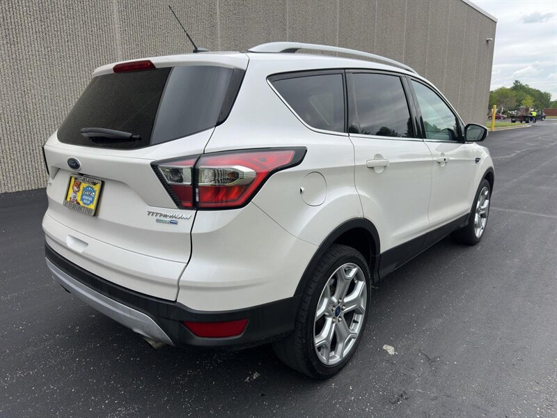 2017 Ford Escape Titanium - Photo 4 - Indianapolis, IN 46234