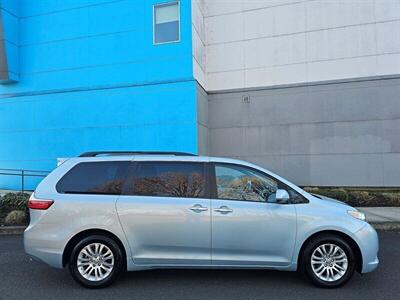 2016 Toyota Sienna XLE 7-Passenger w/ Captains Chairs - Photo 9 - Eugene, OR 97403